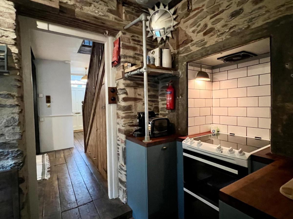 Central Dartmouth 3 Bed Home エクステリア 写真