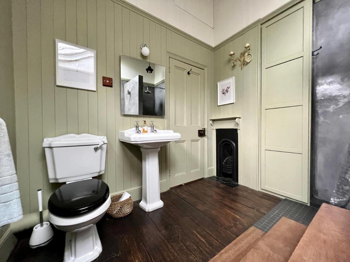 Central Dartmouth 3 Bed Home エクステリア 写真